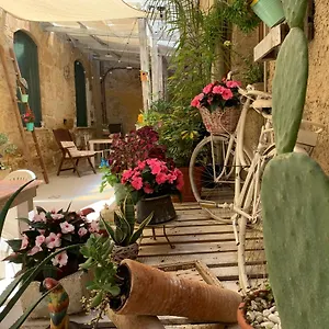 Il Vecchio Cortile , Agrigento Italia